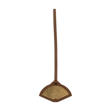 Load image into Gallery viewer, Globe-Trotter: Fan Charm - Caramel