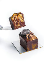 Load image into Gallery viewer, Marble Cake