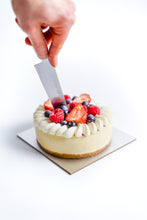 Load image into Gallery viewer, Mixed Berries Cheese Cake